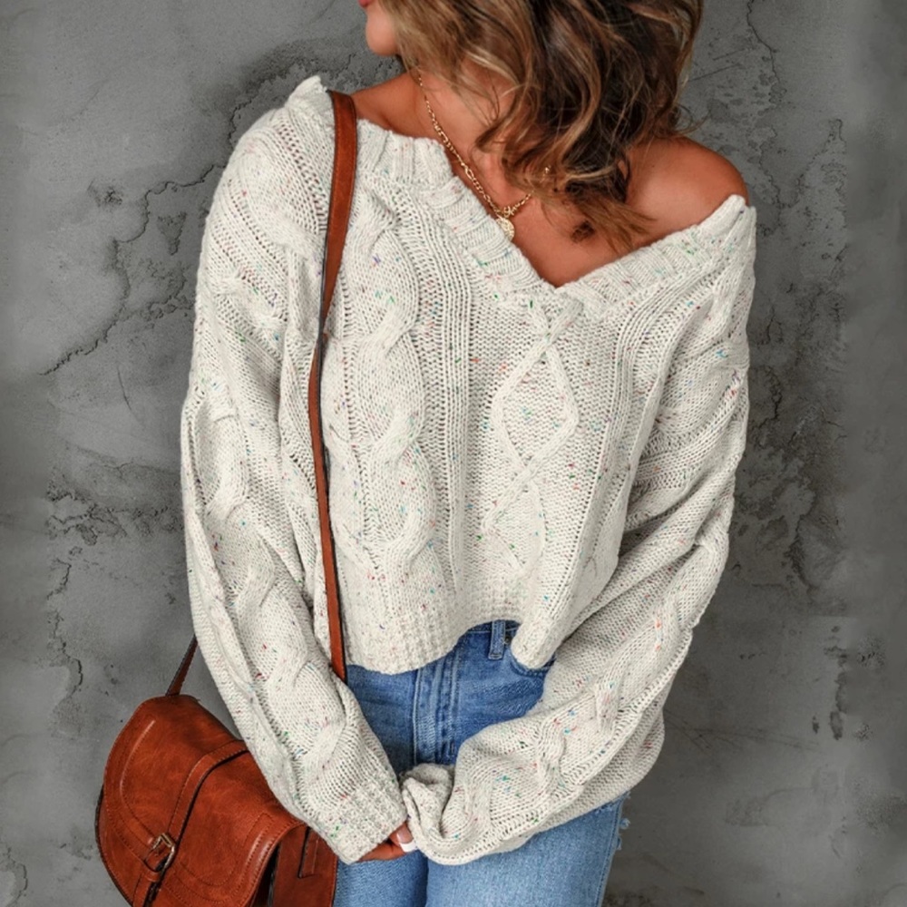 Pippidip Cream Cable Knit Sweater - Picture 2 of 12